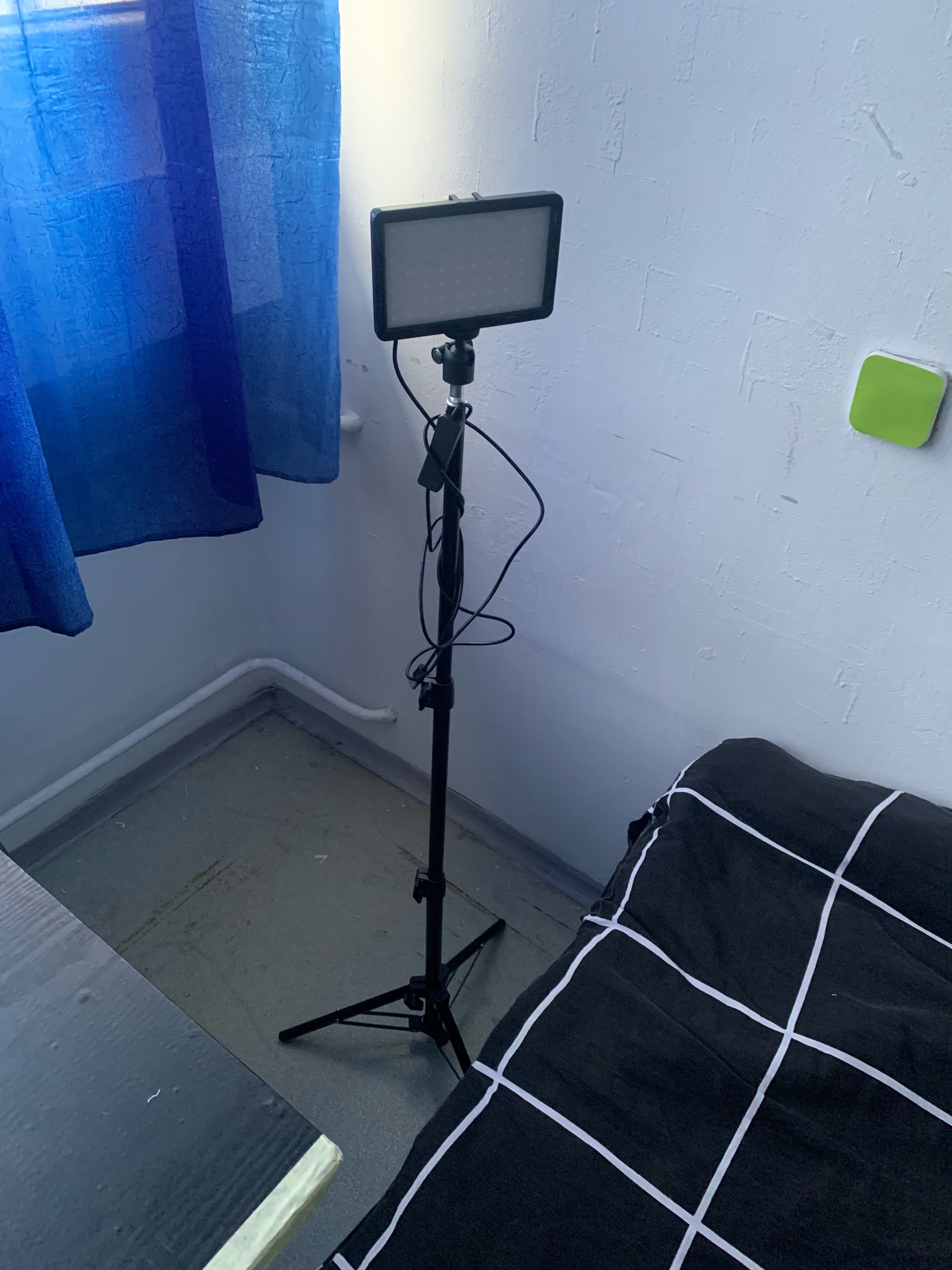 lampa led pentru tiktok